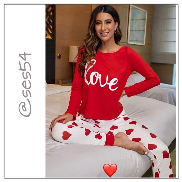Other - LOVE Pattern Long Sleeve tee & Heart print Pajama set❤️